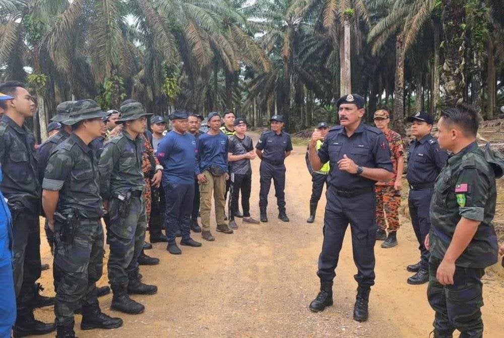 SAR lelaki warga emas dilaporkan hilang selepas memasuki kebun kelapa sawit diteruskan pada hari kelima. Foto IPD Kluang