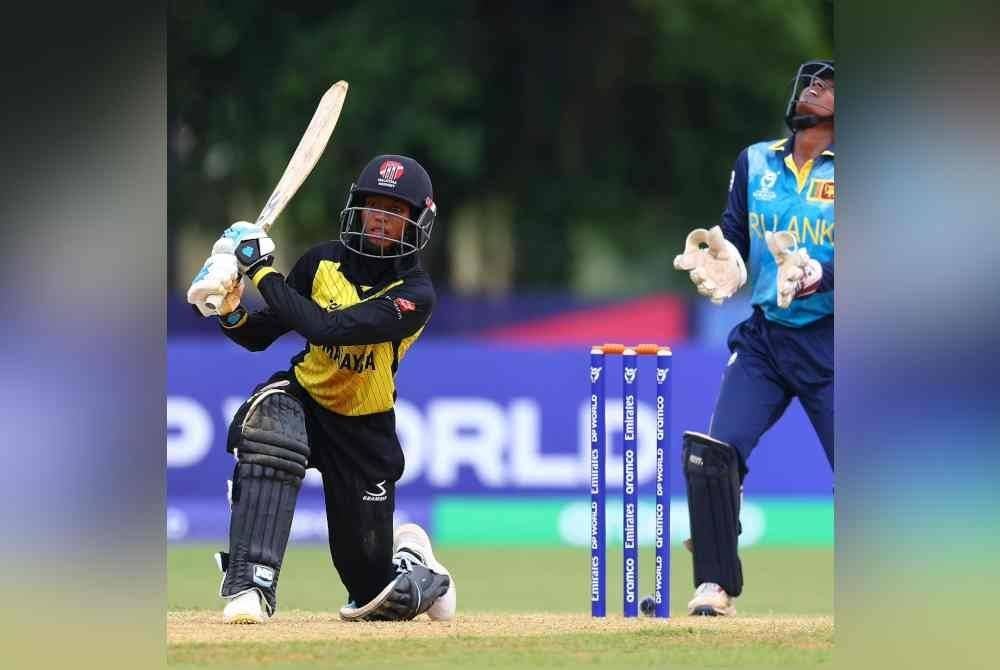 Aksi pemain negara ketika menentang Sri Langka dalam perlawanan Kumpulan A di Bayuemas Cricket Oval. Foto Malaysian Cricket Association