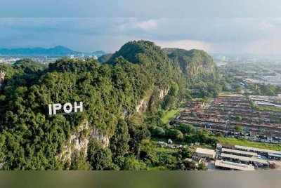 Majalah antarabangsa Time Out menyenaraikan Ipoh sebagai lokasi kelima terbaik daripada lapan bandar Asia yang wajar dikunjungi pada tahun 2025 kerana menyajikan gabungan antara sejarah, keindahan semula jadi dan variasi makanan yang menggoda selera.