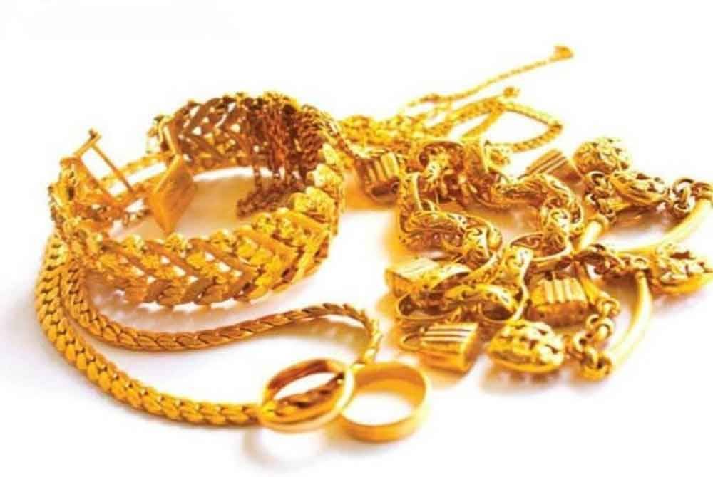 Lelaki bekerja sebagai peniaga itu mengaku mengambil barang kemas tersebut dan telah menjualnya. - Foto hiasan