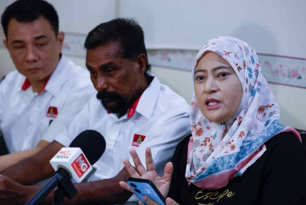 Aiza Salzul Hanira bersama Kwong Weng (kiri) dalam sidang akhbar pada Isnin.