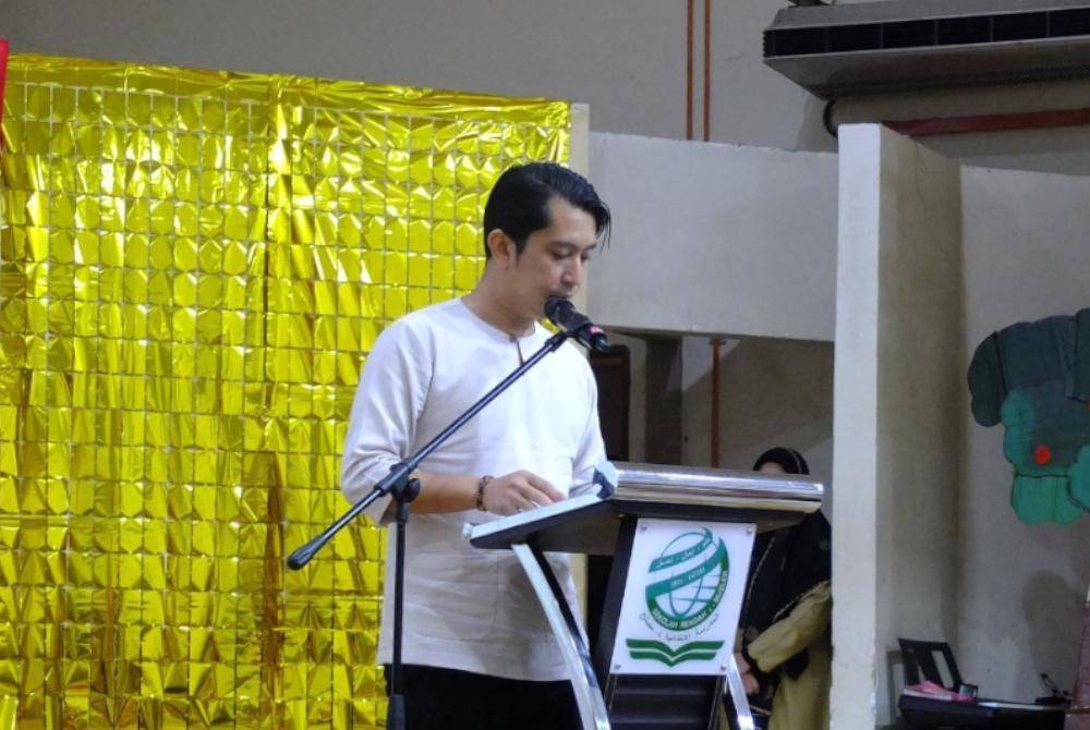 Adam Adli ketika berucap sebelum merasmikan majlis.