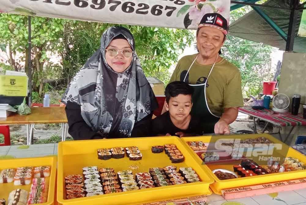 Siapa sangka bermula dengan permintaan anak-anak yang suka makan sushi selain sekadar mencuba nasib menjualnya, kini makanan Jepun itu menjadi punca rezeki pasangan suami isteri di Bahau.
