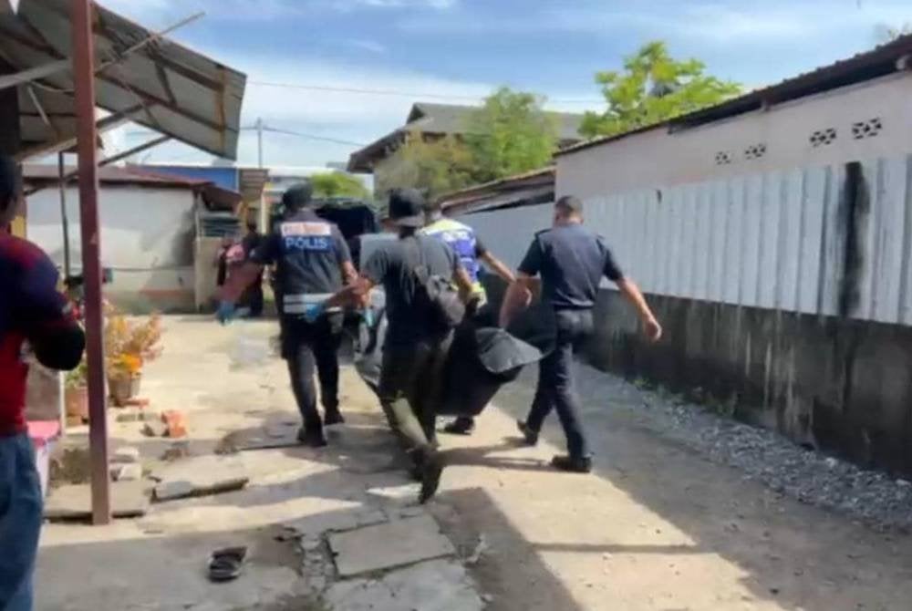 Mayat mangsa dihantar ke Hospital Sultanah Bahiyah, Alor Setar untuk bedah siasat.