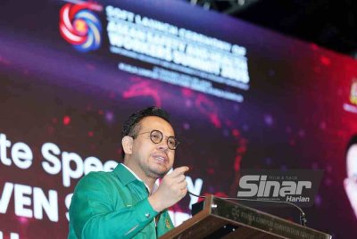 Steven Sim ketika berucap pada merasmikan Majlis Pra Pelancaran Program ASEAN Safety And Health Workers Summit di Pusat Konvensyen Kuala Lumpur, di sini pada Selasa. Foto Sinar Harian/ROSLI TALIB
