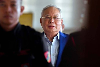 Najib Tun Razak memberi keterangan sebagai saksi pembelaan pertama berkaitan tuduhan menyeleweng RM2.3 bilion dana 1MDB. Foto fail Bernama