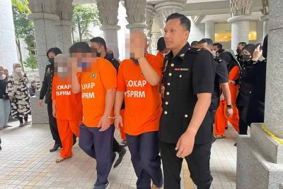 Suspek baharu kes rasuah pinjaman peribadi dibawa ke Mahkamah Majistret Putrajaya pada Selasa bagi permohonan reman.