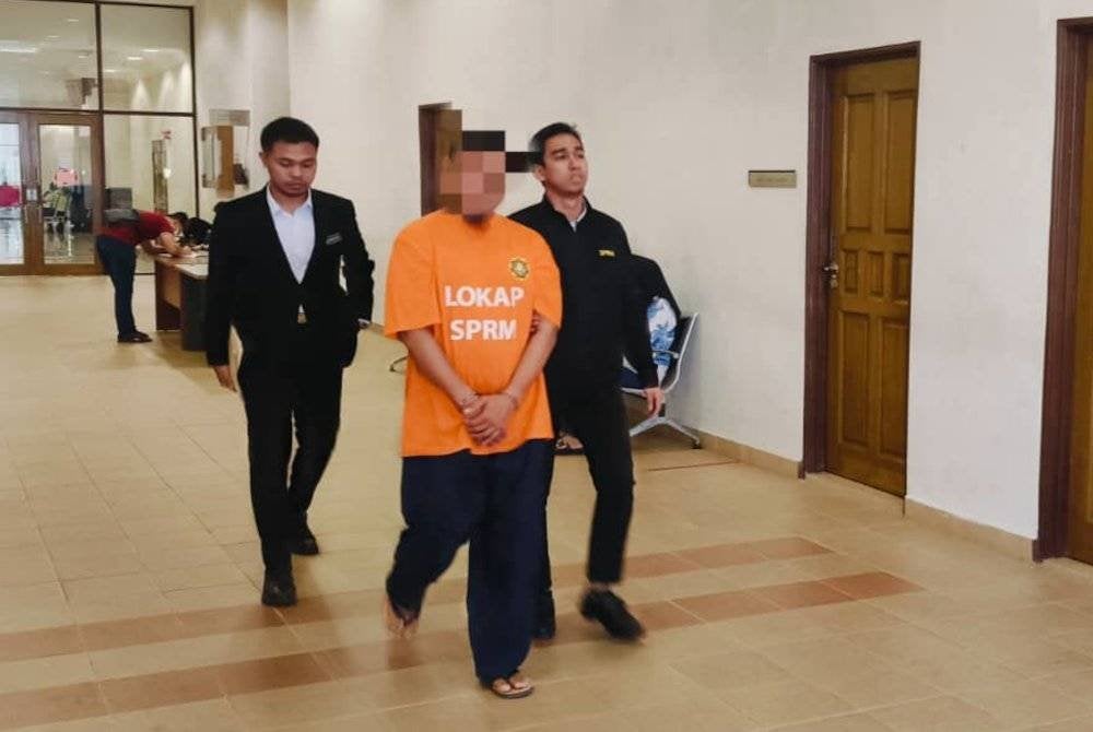 Suspek dibawa ke Mahkamah Majistret Kuantan pada Rabu untuk perintah reman.