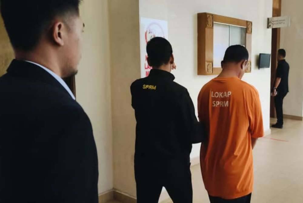 Suspek dibawa ke Mahkamah Majistret Kuantan pada Rabu untuk perintah reman.