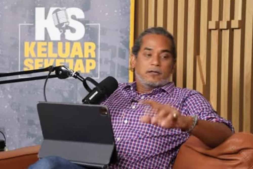 Khairy Jamaluddin ketika Program Podcast Keluar Sekejap episod 140.