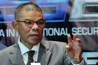 Saifuddin Nasution ketika sidang media pada Majlis Penutup dan Sesi Dialog sempena Ekspo dan Sidang Kemuncak Keselamatan Antarabangsa Asia (AISSE) 2025 di Pusat Konvensyen Antarabangsa Putrajaya (PICC), pada Rabu. Foto Bernama