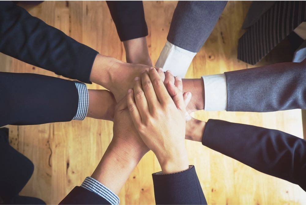 USAH berseteru sesama saudara seagama kerana ia akan merugikan umat Islam dan memberi kelebihan kepada musuh-musuh Islam. -Foto: CANVA