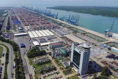 Keuntungan bersih Westports Holdings Bhd meningkat kepada RM897.98 juta bagi tahun kewangan berakhir 31 Disember 2024 berbanding RM779.43 juta yang dicatatkan pada tahun sebelumnya. - Foto: Westports