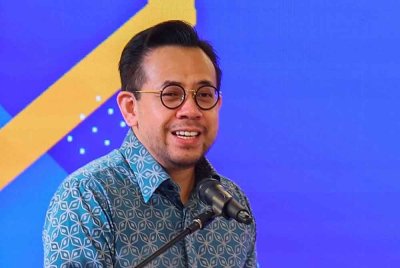 Steven menyampaikan ucaptama sempena Majlis menandatangani Memorandum Persefahaman (MoU) antara Perkeso, HRD Corp dan HCL Technologies Malaysia Sdn Bhd di Dewan Intan Menara Perkeso pada Khamis. Foto Bernama