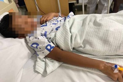 Kanak-kanak berusia 12 tahun ini menerima rawatan di Hospital Taiping akibat gegaran koklea dialaminya dipercayai ditampar guru. Foto FB Syahmina Mohd Azim