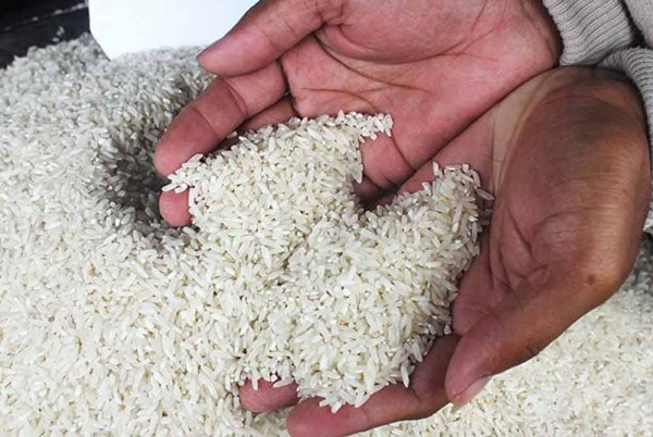 Selasa lalu, Syed Abu Hussin menyifatkan Menteri KPKM, Datuk Seri Mohamad Sabu sebagai gagal menjalankan tugas dalam menyelesaikan isu BPT yang berlarutan lebih dua tahun di negara ini.