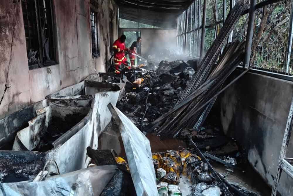 Peti sejuk beku yang hangus dalam kebakaran di Tumpat.