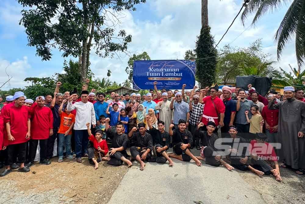 Keluarga Keturunan Tuan Lembut yang berkumpul di Kota Bharu pada Sabtu. FOTO SINAR HARIAN/ADILA SHARINNI WAHID.