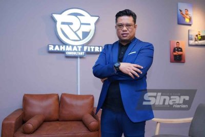 Rahmat Fitri kini aktif menguruskan syarikat konsultan miliknya. FOTO: SINAR HARIAN / MOHD HALIM ABDUL WAHID