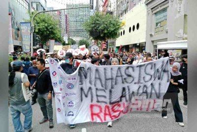 Lalu lintas di sekitar Jalan Tunku Abdul Rahman di sini, sesak susulan penganjuran Himpunan Rakyat Benci Rasuah pada Sabtu.