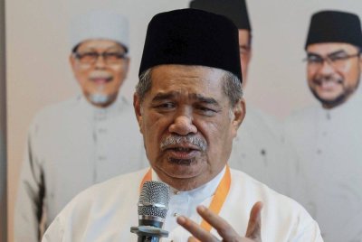 Mohamad ketika sidang media pada Konvensyen Nasional Amanah pada Sabtu. Foto Bernama