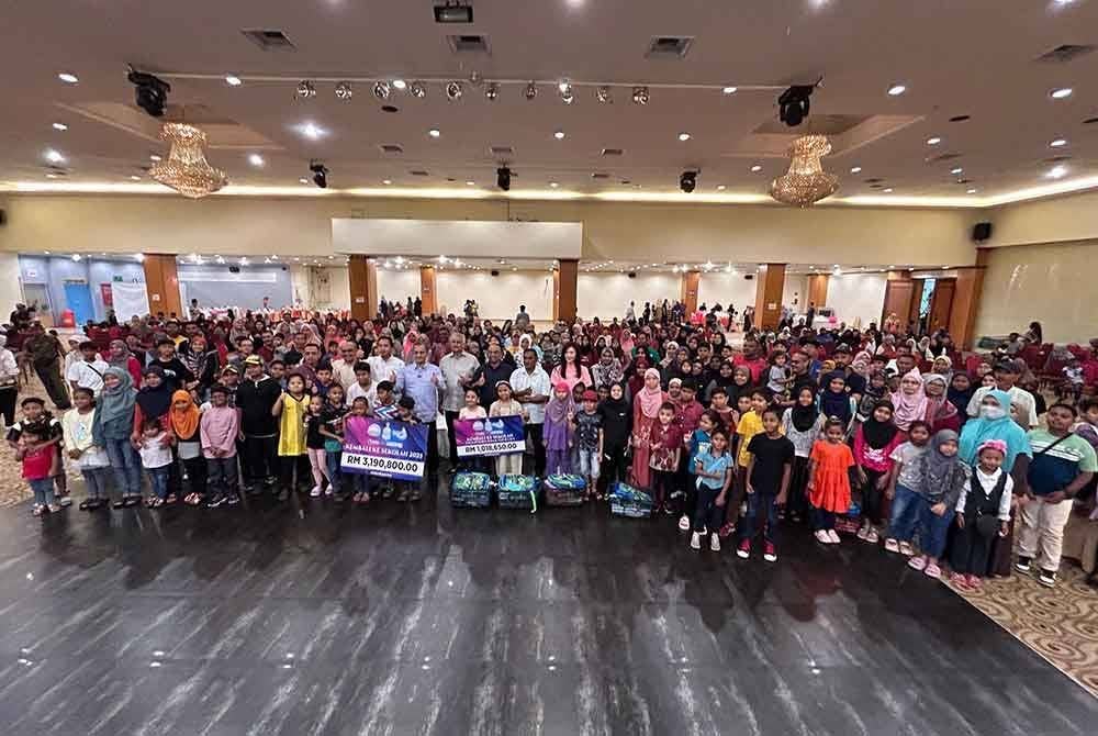 Seramai 21,272 orang murid di Pulau Pinang menerima pakaian sekolah daripada sumbangan dana zakat melalui Skim Agihan Zakat-Pembelian Tanpa Tunai 'Kembali Ke Sekolah 2025' melibatkan jumlah keseluruhan RM3.19 juta.