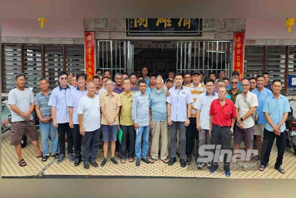 Seramai 250 penternak kerang berhadapan masalah memperbaharui TOL tapak ternakan kerang dasar laut daerah Larut Matang sejak 2019.