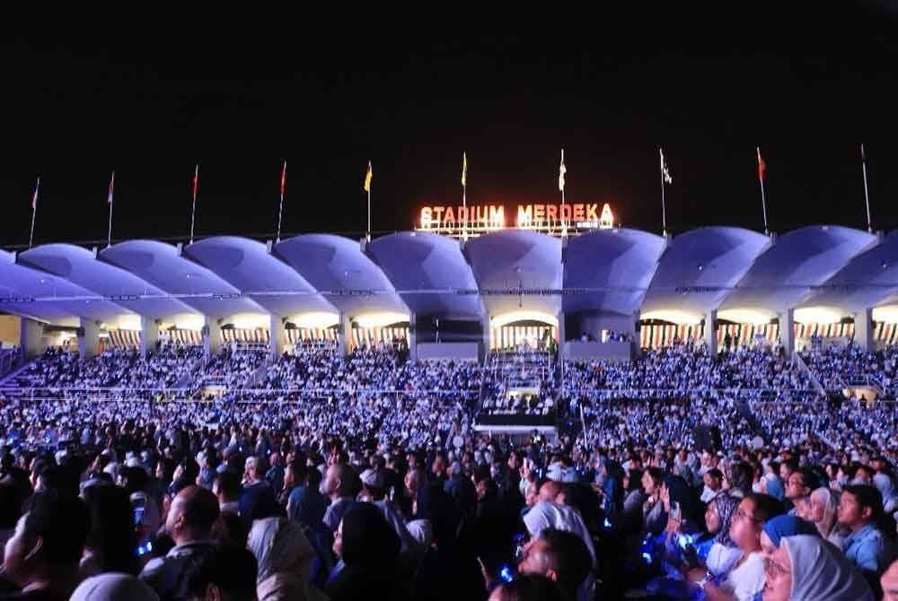 Lebih 28,000 peminat berkumpul di Stadium Merdeka ketika penganjuran The Journey of Sound yang menampilkan Siti Nurhaliza dan Judika pada 14 Disember tahun lalu.