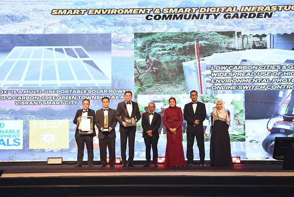MBSJ menerima anugerah emas bagi projek Smart C-Box.