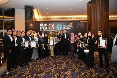 MBSJ rangkul tujuh anugerah MIPPEA 2204.