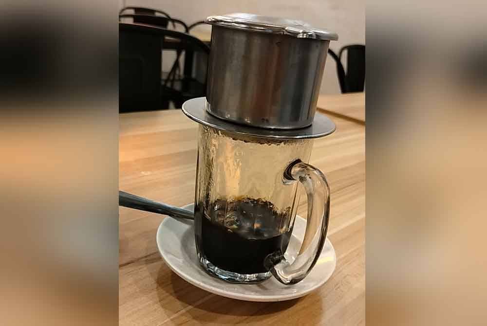 Kopi tenggek yang menjadi pilihan Sultan Ibrahim di Kafe Kopi Tenggek Tanjung Piai.