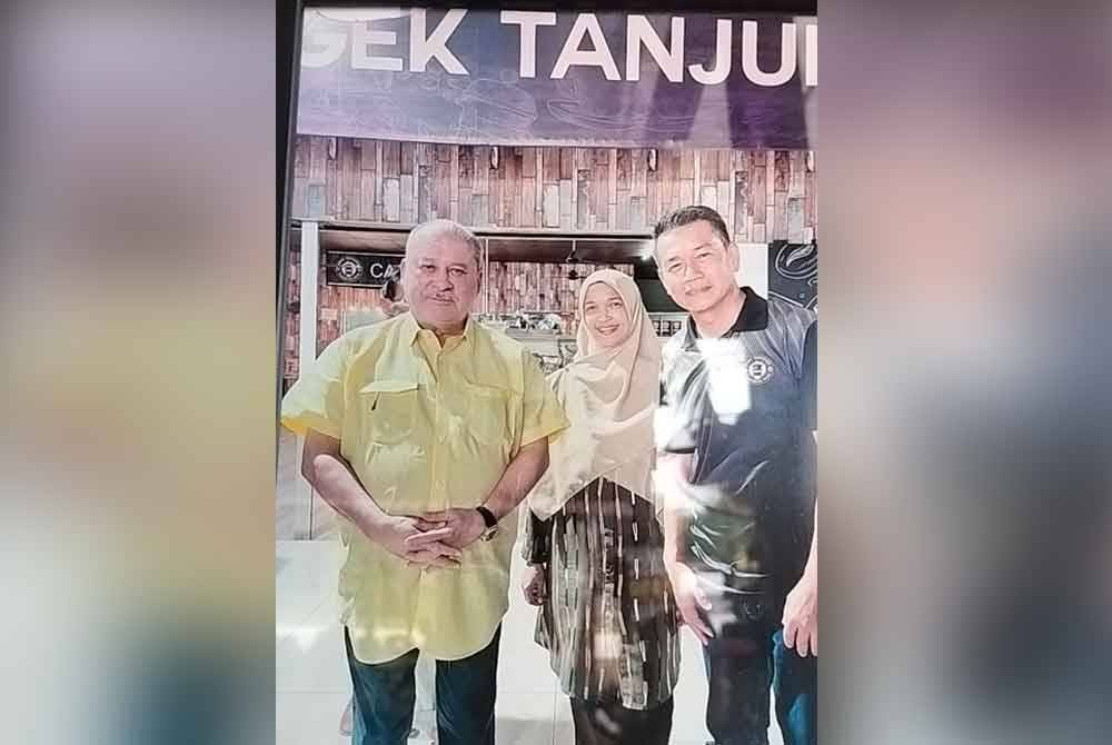 Gambar kenangan Ghazali bersama Sultan Ibrahim di Kafe Kopi Tenggek Tanjung Piai, dua tahun lalu.