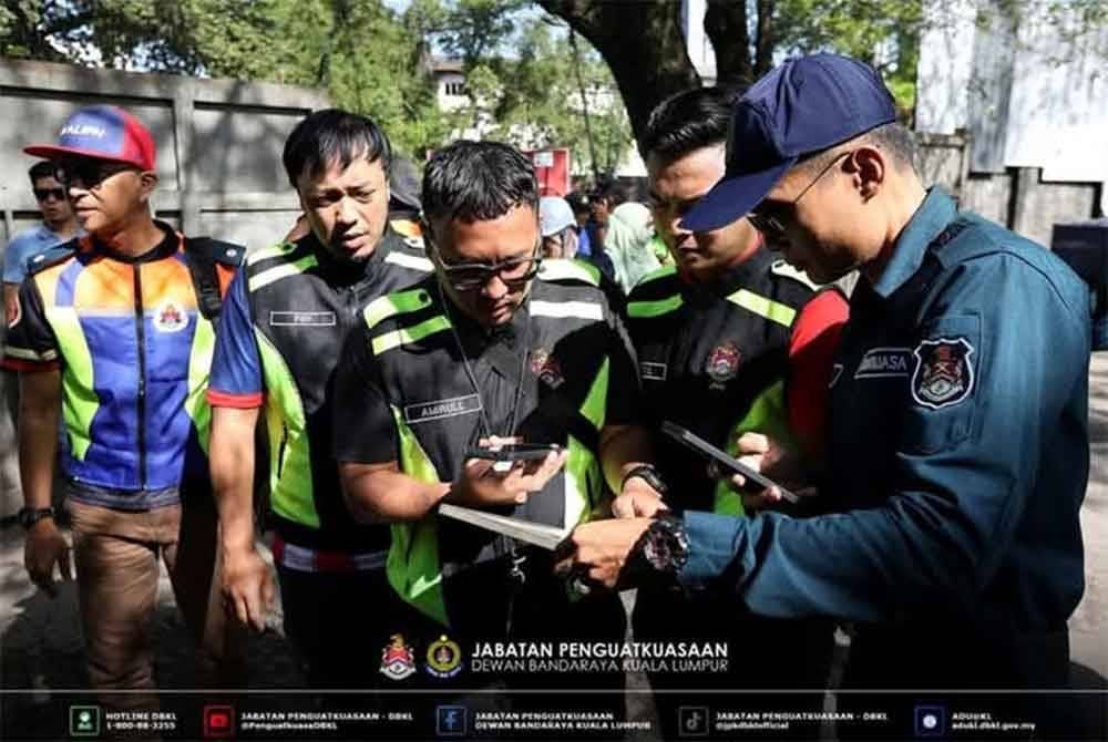 Operasi ini turut melibatkan Jabatan Alam Sekitar WPKL, Perbadanan Pengurusan Sisa Pepejal dan Pembersihan Awam dan Pejabat Tanah dan Galian WPKL.