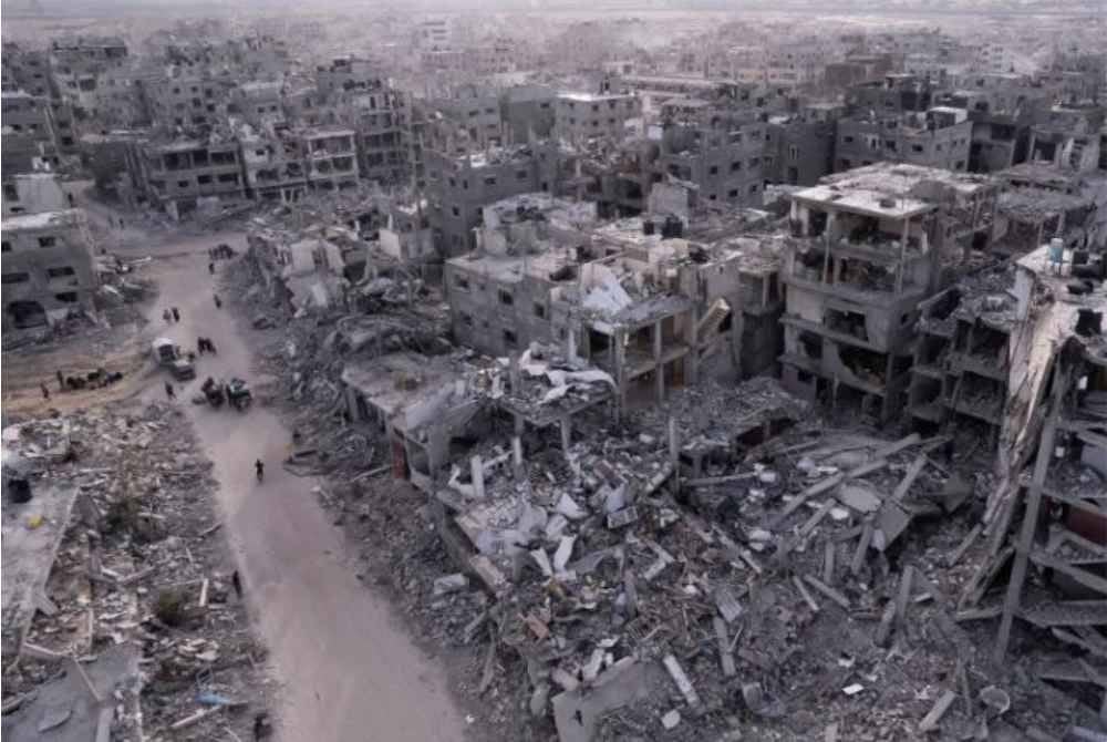 KEPERIHATINAN terhadap apa yang berlaku di Palestin adalah tanggungjawab bersama umat Islam dan mereka harus terus berusaha untuk menghapuskan ketidakadilan serta memastikan masa depan lebih baik untuk rakyat Palestin berdasarkan prinsip-prinsip Islam. -Foto: AP