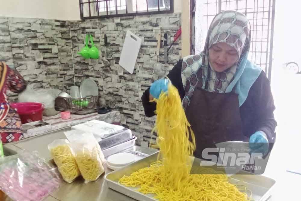 Produk mi kuning antara yang mendapat permintaan mengalakkan.