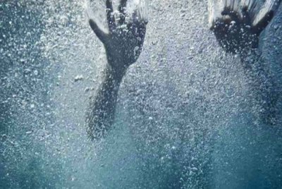 Seorang remaja lelaki maut manakala adiknya masih hilang dalam kejadian lemas di tali air Kampung Kubang Telaga, Bachok, petang tadi. Gambar hiasan