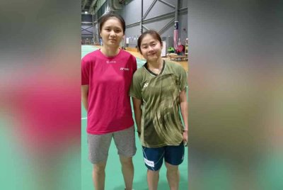 Zhing Yi (kiri) dan Su Hui tekad memberikan yang terbaik dalam saingan BAMTC di China bulan depan.