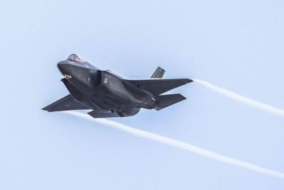 Sebuah jet pejuang F-35 milik Tentera Udara AS terhempas di Alaskan pada Selasa. Foto Agensi