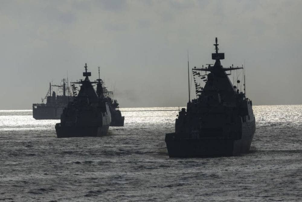 Kerajaan perlu mengambil pendekatan yang bukan sahaja dapat mengurangkan ketegangan maritim malah memastikan hubungan baik antara Malaysia dan Indonesia terus terpelihara.