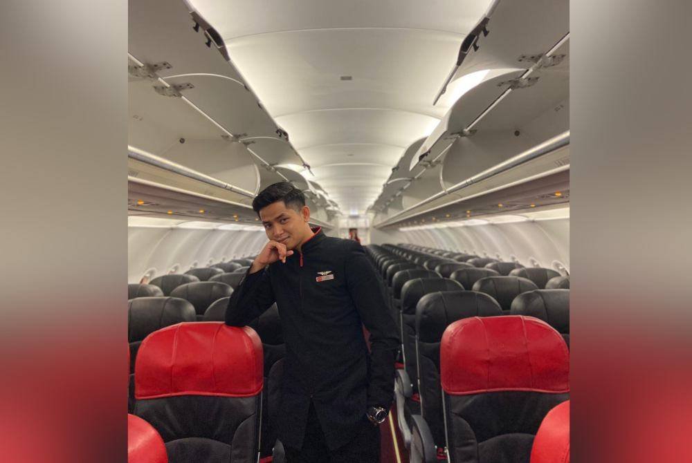 Muhammad Ikram sudah lebih setahun bekerja sebagai pramugara dan berhasrat untuk menjadi juruterbang pula selepas ini.