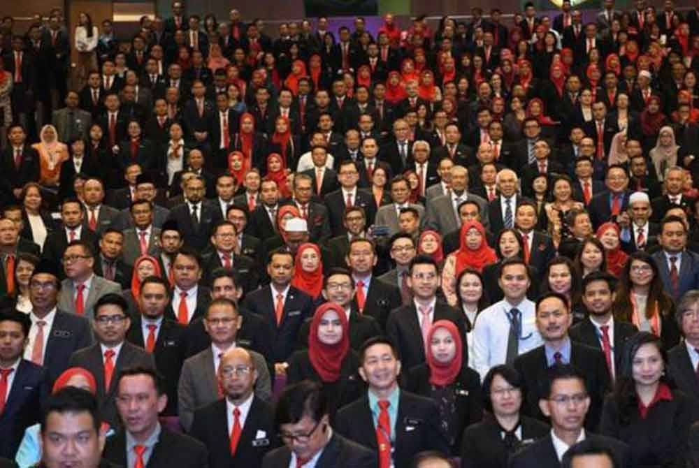 Antara faktor utama kejayaan dan kecemerlangan negara ialah kecekapan dan keberkesanan perkhidmatan awam. Gambar hiasan.