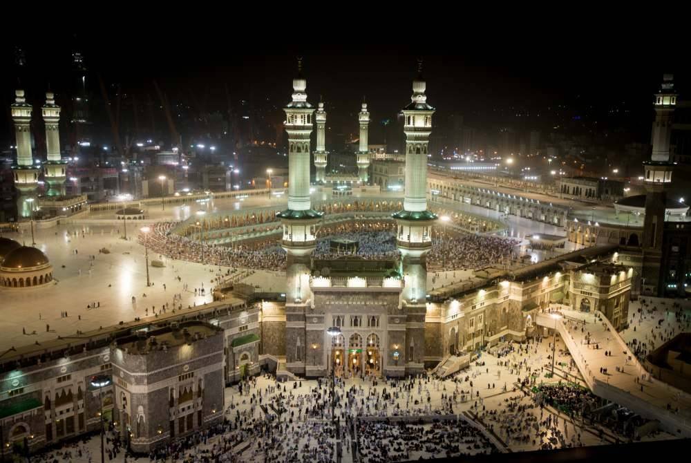 MASJIDIL HARAM yang menempatkan Kaabah merupakan salah satu Tanah Suci bagi umat Islam. Foto CANVA