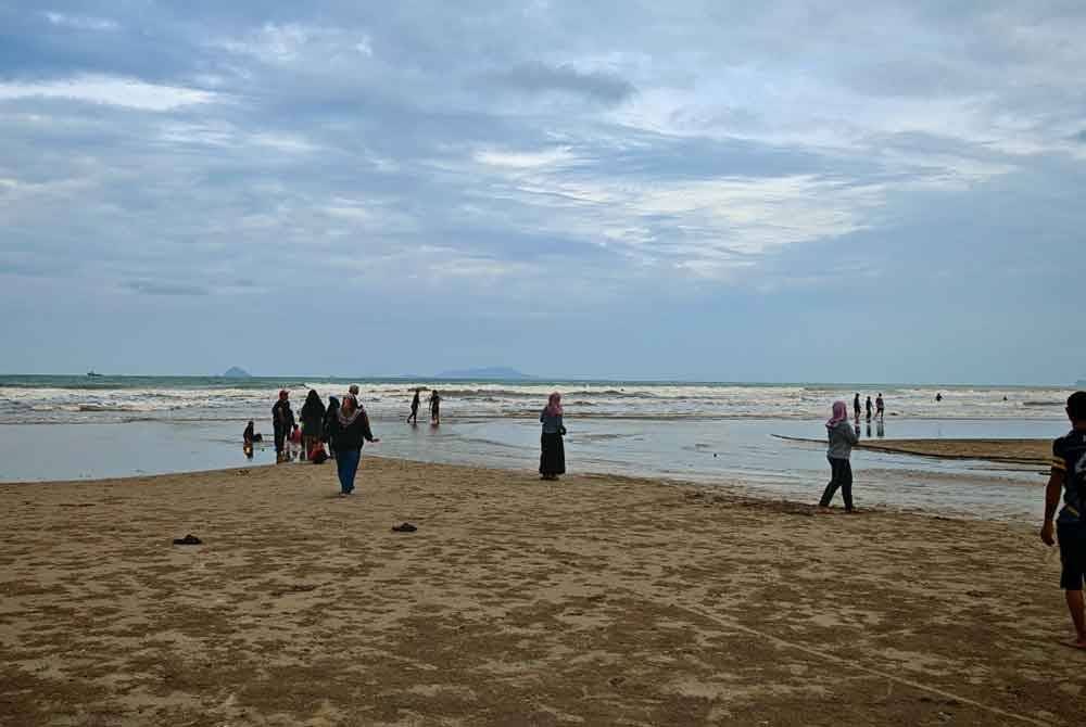 Lokasi mangsa lemas di Pantai Kandis, Bachok.