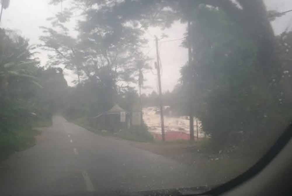 Kelantan dilanda cuaca sejuk luar biasa dengan suhu menurun hingga 18 darjah Celsius, terutama di Kuala Krai yang mengalami suhu paling sejuk dalam tempoh 11 tahun. Foto Ihsan pembaca.