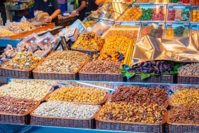 Eksport Uzbekistan berjumlah AS$6 juta, dengan 41 peratus terdiri daripada produk makanan, termasuk sayur-sayuran, kekacang dan buah-buahan. Foto 123RF