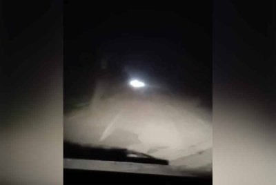 Gambar yang dikongsi oleh seorang pemandu kenderaan di Kuala Krai pada jam 6.45 pagi.