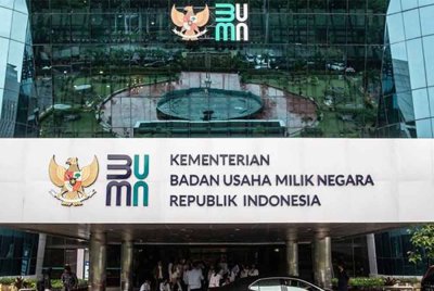 Kementerian Badan Usaha Milik Negara Republik Indonesia (BUMN) telah mula menerapkan sistem kerja empat hari dalam seminggu di bawah inisiatif Compressed Work Schedule (CWS). - Agensi