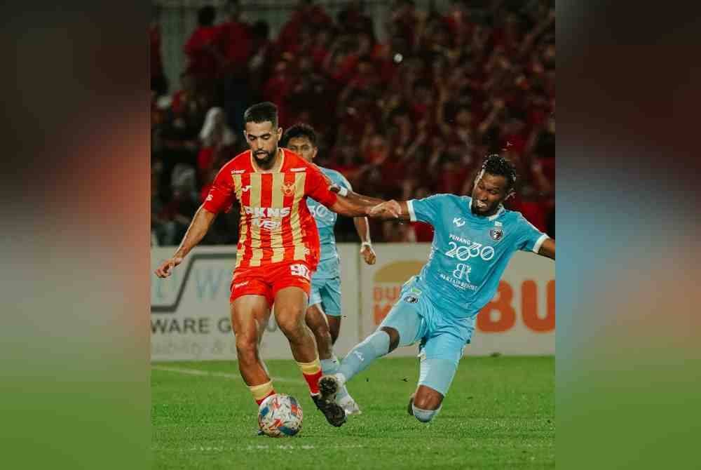 Penang FC tekad menterbalikkan defisit satu gol apabila berdepan pasukan pilihan Selangor FC dalam aksi separuh akhir kedua Piala Cabaran di Stadium Majlis Bandaraya Petaling Jaya pada Ahad. - Foto Selangor FC