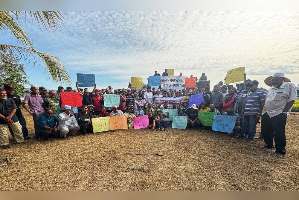 Kira-kira 150 pesawah hadir pada Program Himpunan Pesawah yang memasuki siri ke-17 di Bukit Besar pada Isnin.