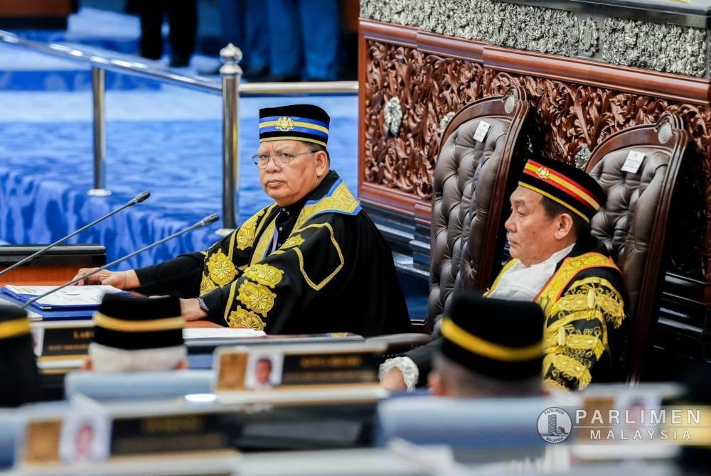 Johari ketika Istiadat Pembukaan Penggal Keempat, Parlimen Ke-15 pada Isnin. Foto Parlimen Malaysia